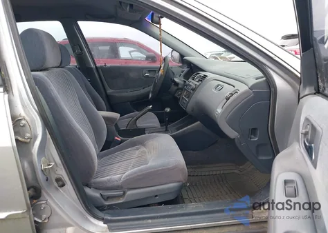 1998 Honda Accord Lx из США, поврежденный, VIN 1HGCG5647WA155553